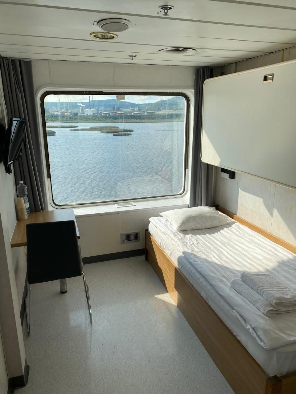 داخل السفينة 12